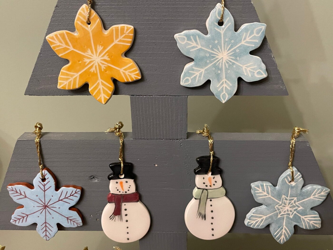 Grey Wood Christmas Tree Display — scale view