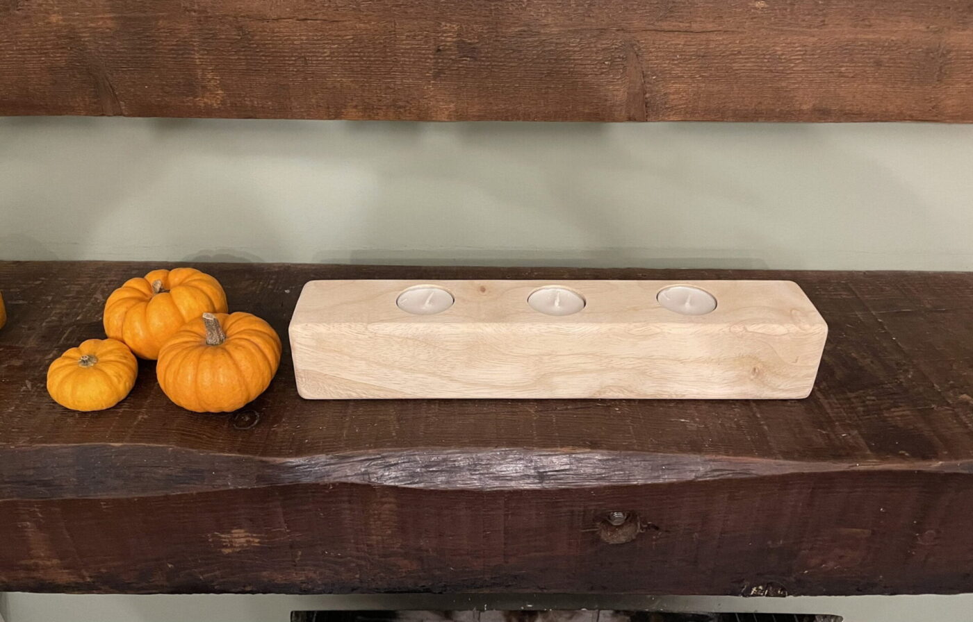 Rustic Oak Tealight Holder (3 Tealights) — detail view