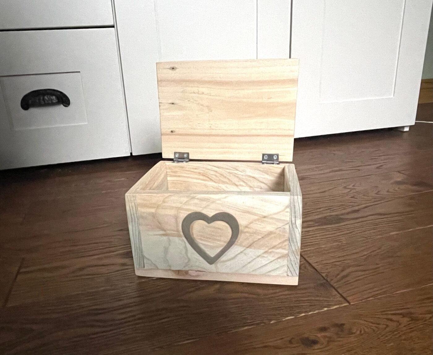 Pine Gift Box for Large Mug (Ceramic Heart)