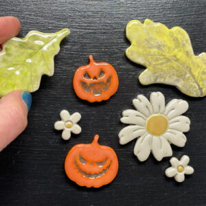Set of 7 happy halloween ceramic magnets/ pumpkins, fallen leaves and flowers fridge magnets/ magnetic black board