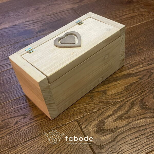 Natural Wooden box with a closing lid decorated with ceramic love hearts