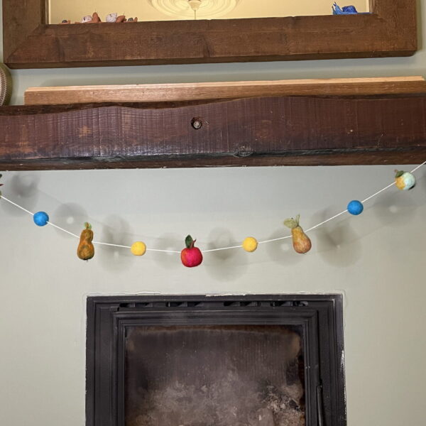 Wool felted apple and pear garland decoration /Handmade hanging decor