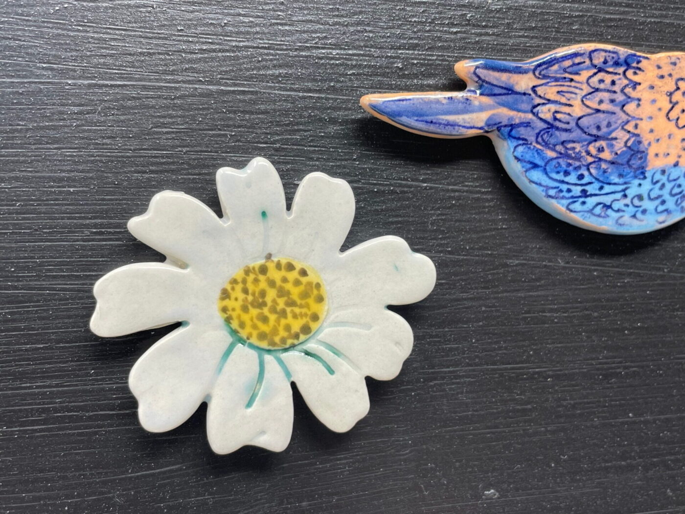 Ceramic Bird & Flowers Magnet Set — close-up