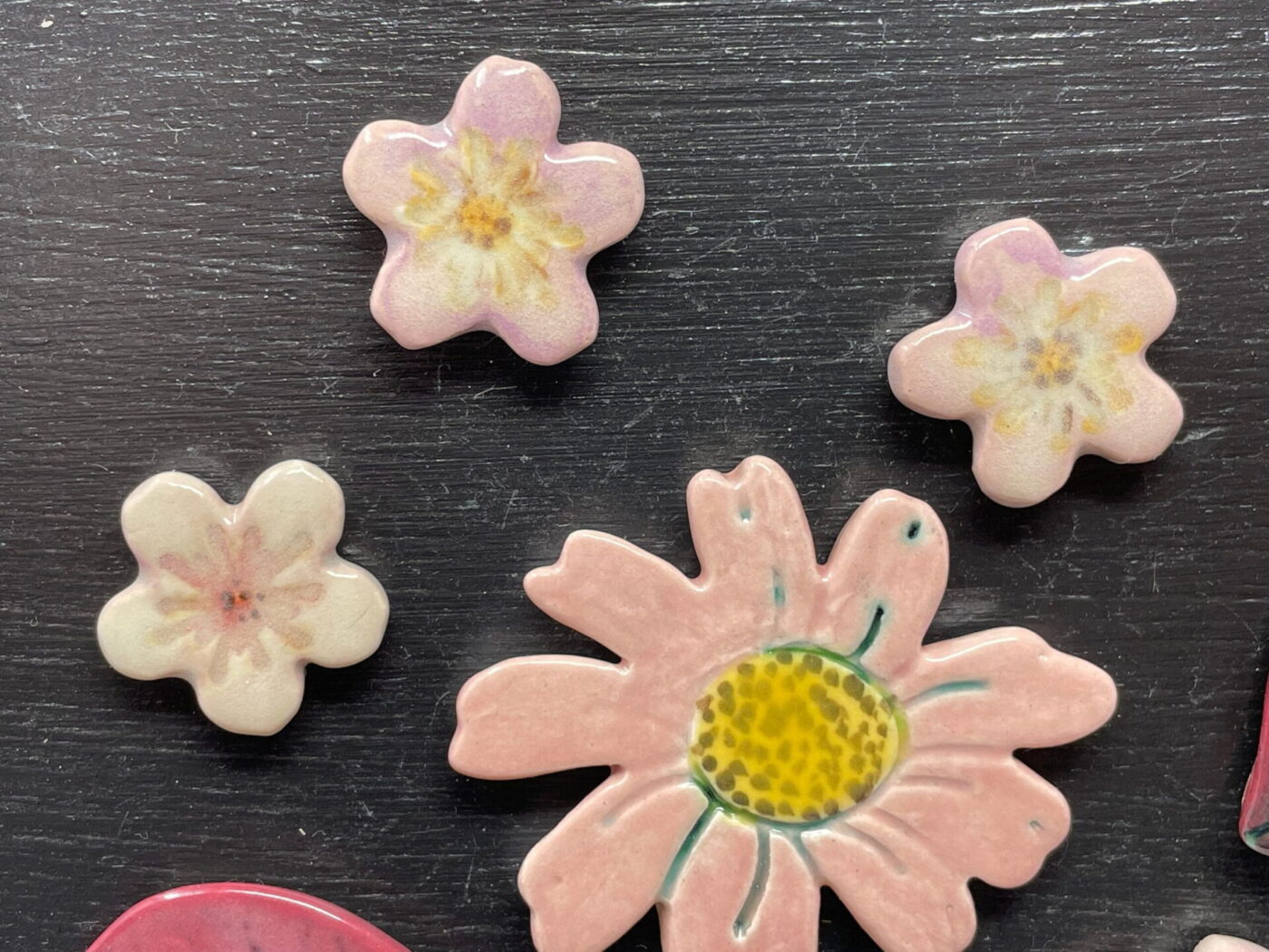 Purple & Pink Ceramic Flower Magnet Set — side view
