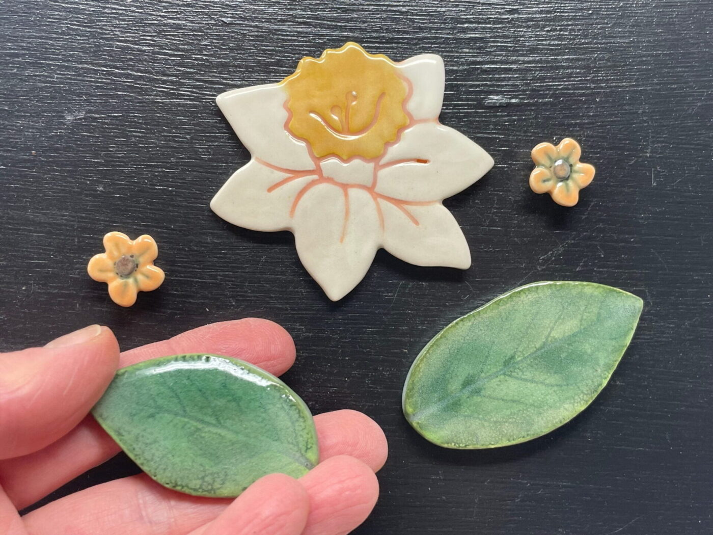 Ceramic Daffodil & Leaf Magnet Set — close-up