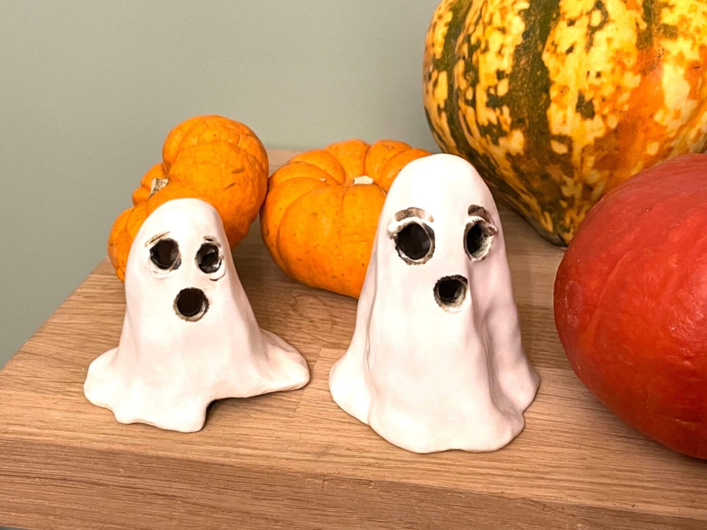 Halloween Ghost Mother & Son Ceramic Set — styling detail
