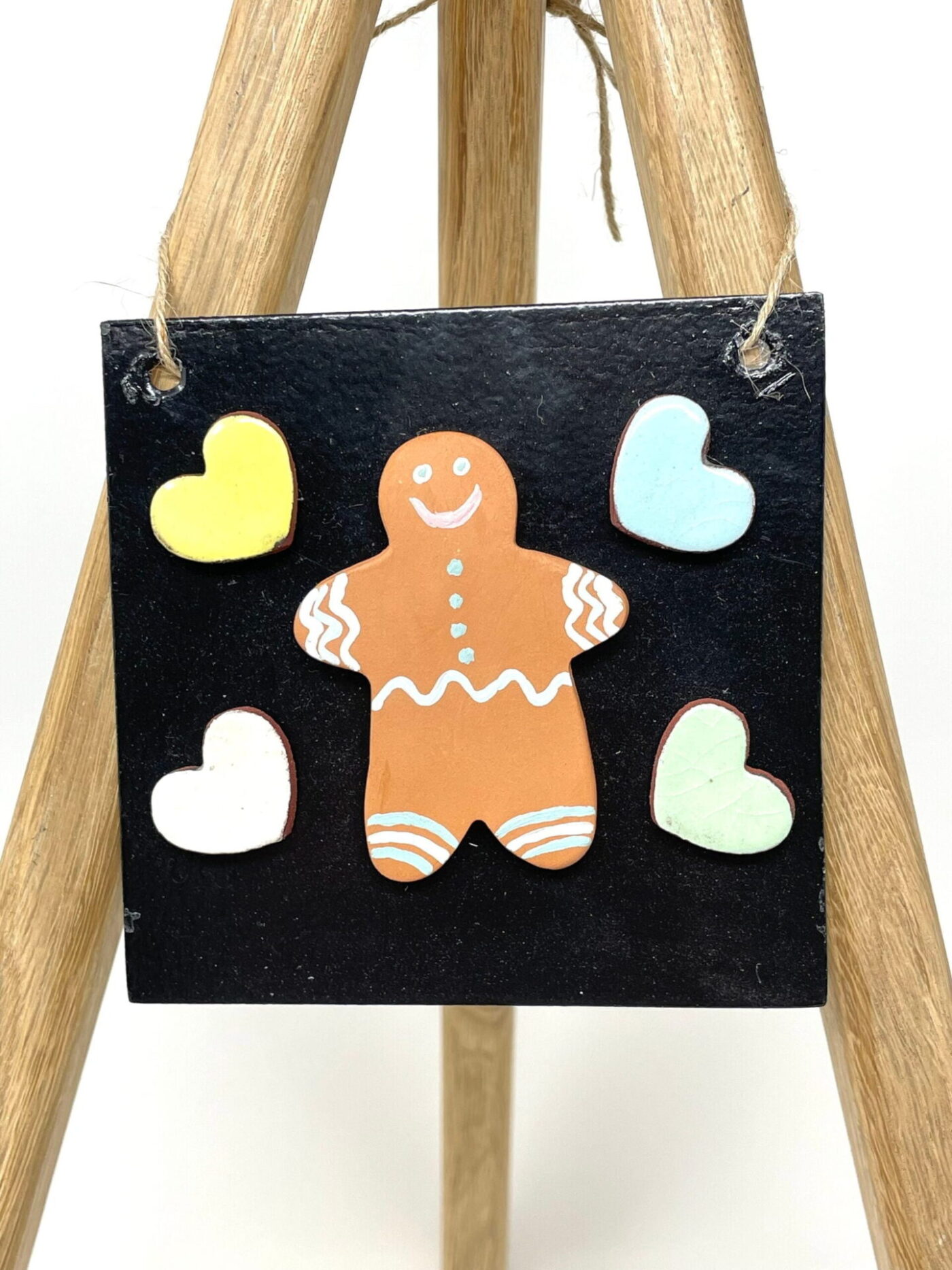 Gingerbread & Hearts Magnet Board Set — styling detail