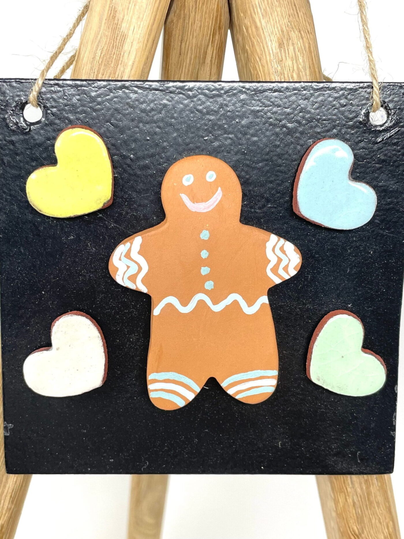 Gingerbread & Hearts Magnet Board Set — side view