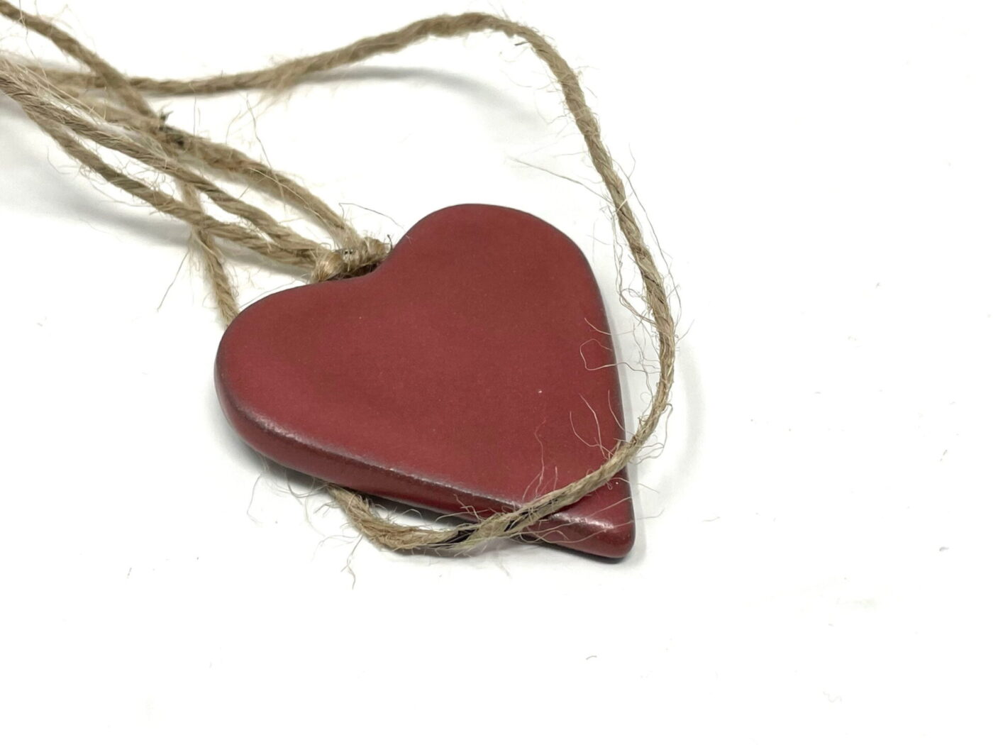 Satin Red Ceramic Heart Garland (9 Hearts) — alternate angle