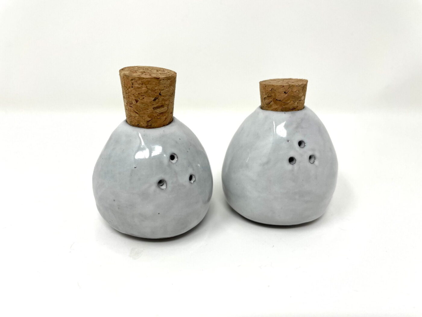 il_fullxfull.5835603171_4u2m.jpg White & Grey Pinch-Pot Salt & Pepper Shakers