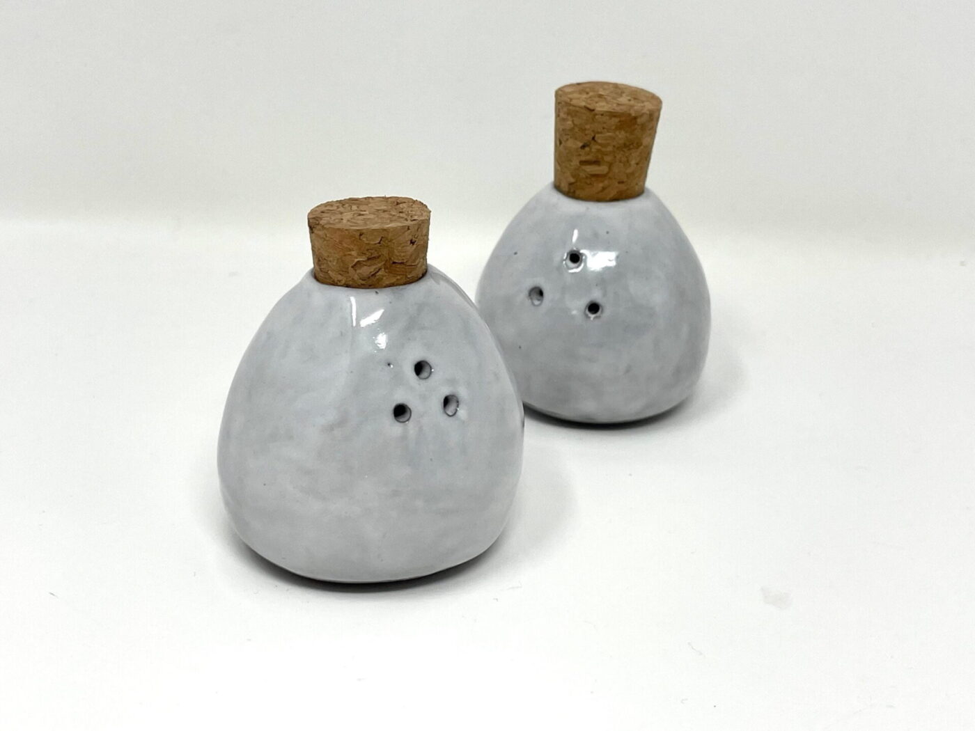 White & Grey Pinch-Pot Salt & Pepper Shakers — detail view