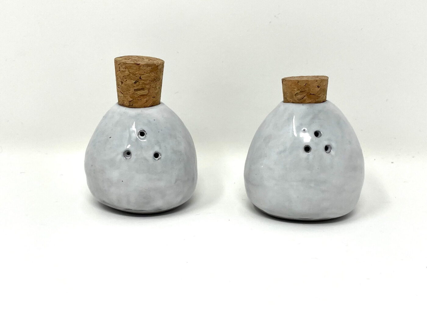 White & Grey Pinch-Pot Salt & Pepper Shakers — back view