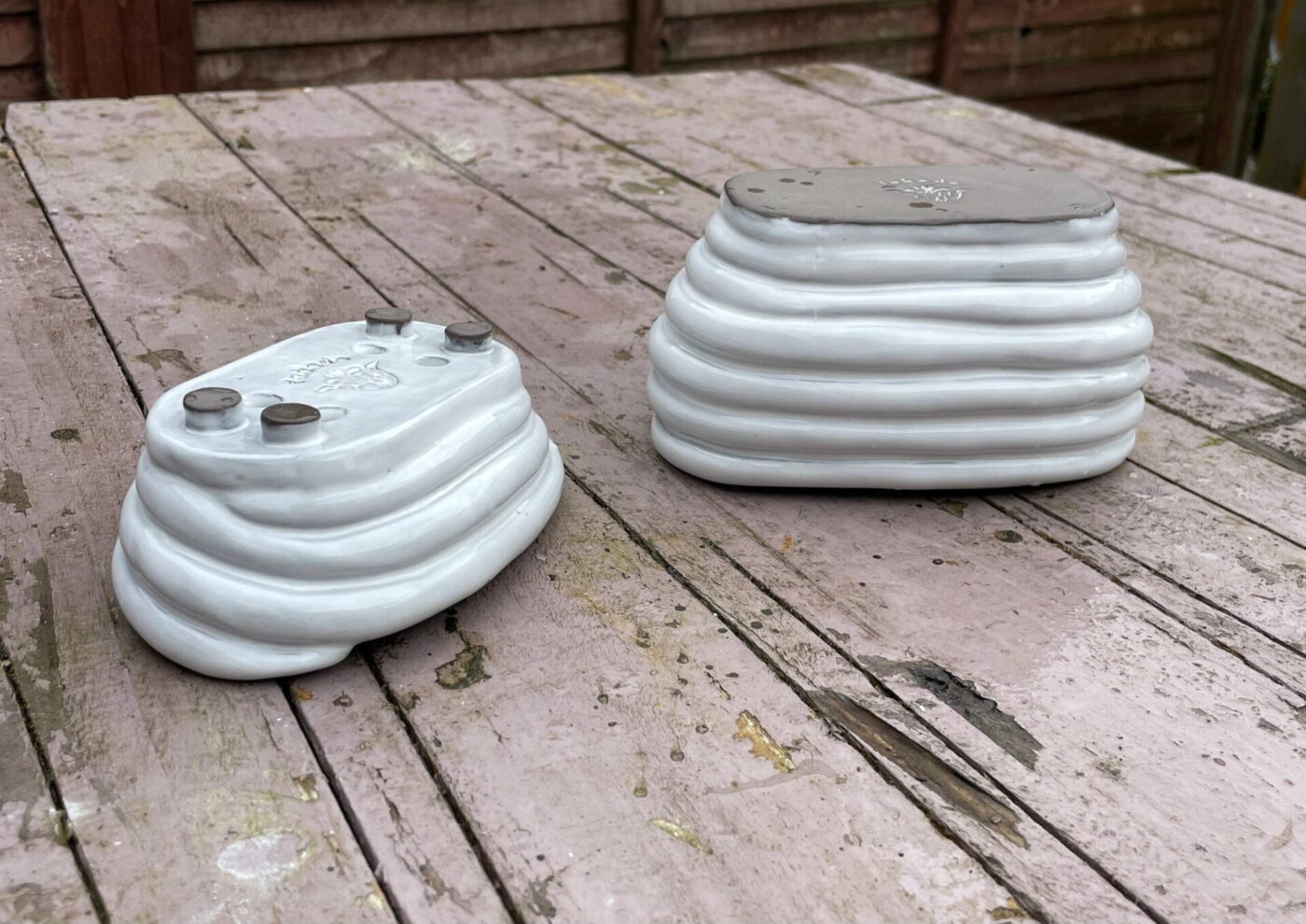 White Coiled Soap Dish & Toothbrush Holder Set — detail view