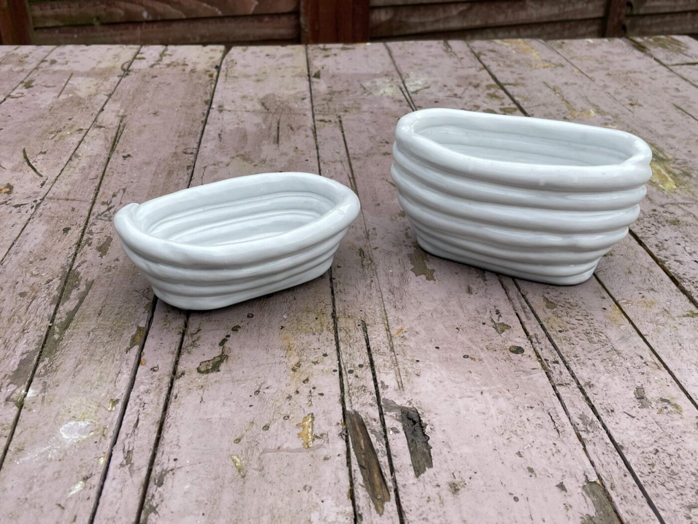 White Coiled Soap Dish & Toothbrush Holder Set — styling detail