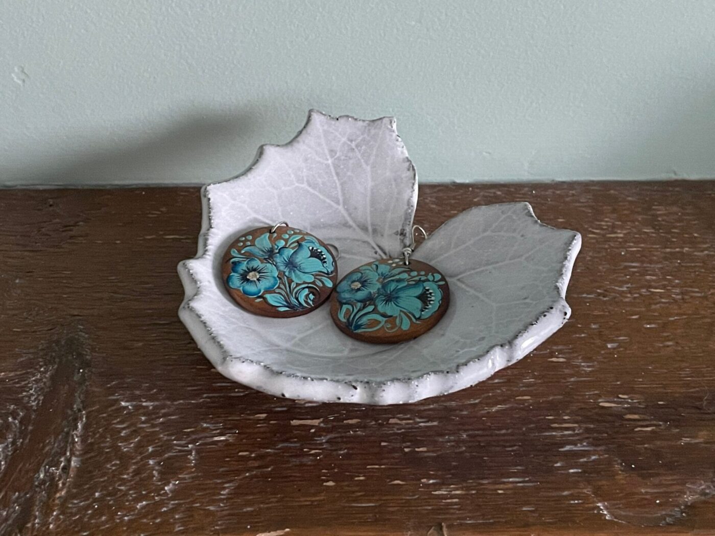 White Glazed Leaf Soap & Trinket Dish