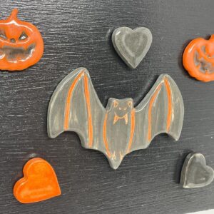 Set of 6 halloween ceramic magnets/ pumpkins, a bat and love hearts fridge magnets/ magnetic black board