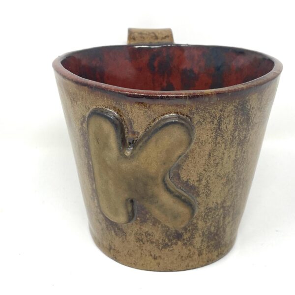Handcrafted XL Ceramic Mug - 0.8 Litre Oversized Coffee Cup with Personalised “K” letter, Light Brown and Red Glaze, Unique Pottery Gift