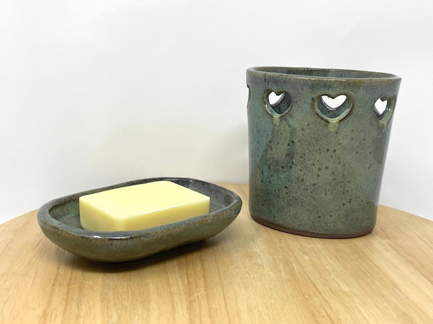 Heart-Pierced Turquoise Bathroom Set — back view