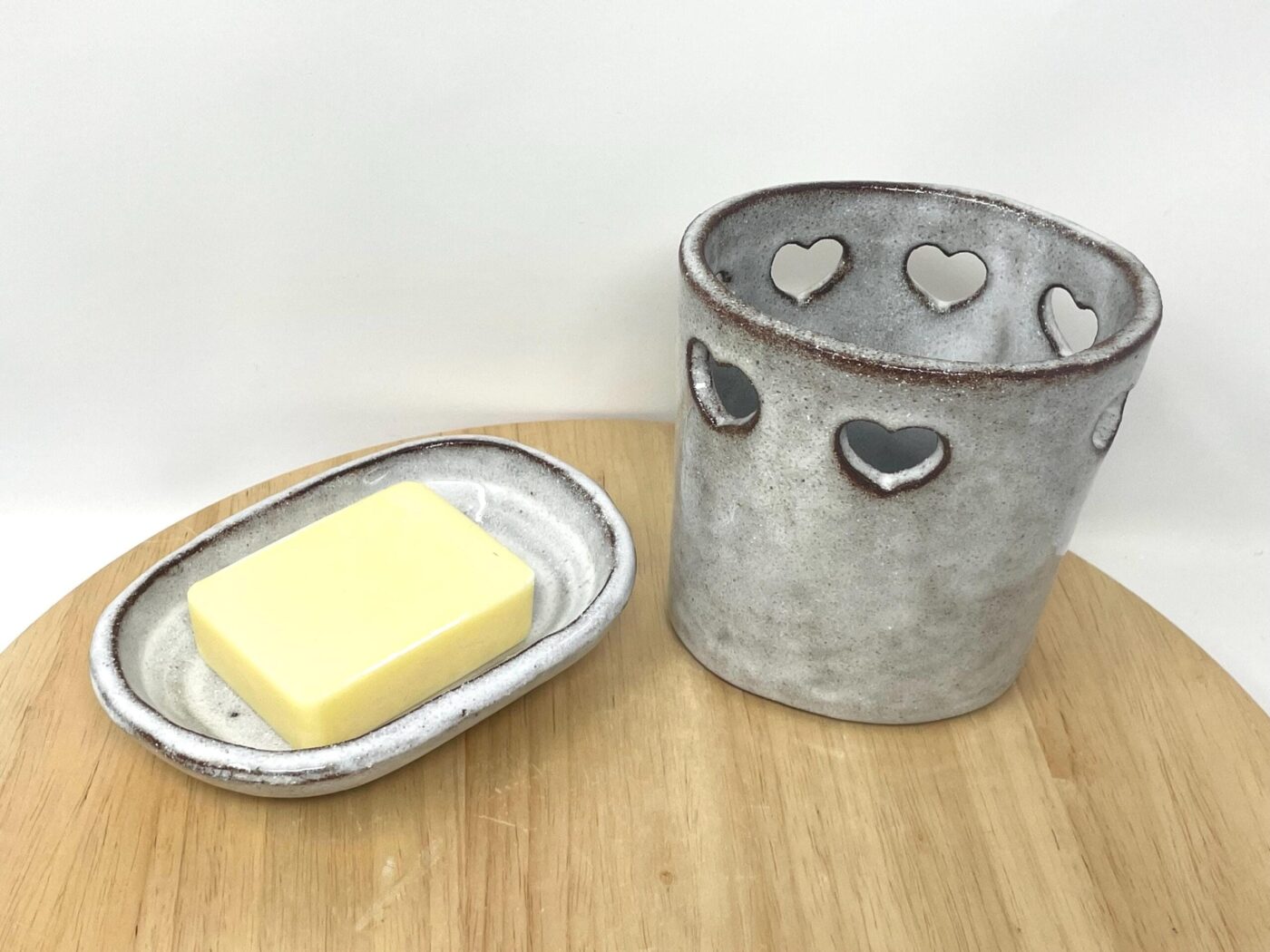 Terracotta Heart Bathroom Set (Dish + Toothbrush Holder) — back view