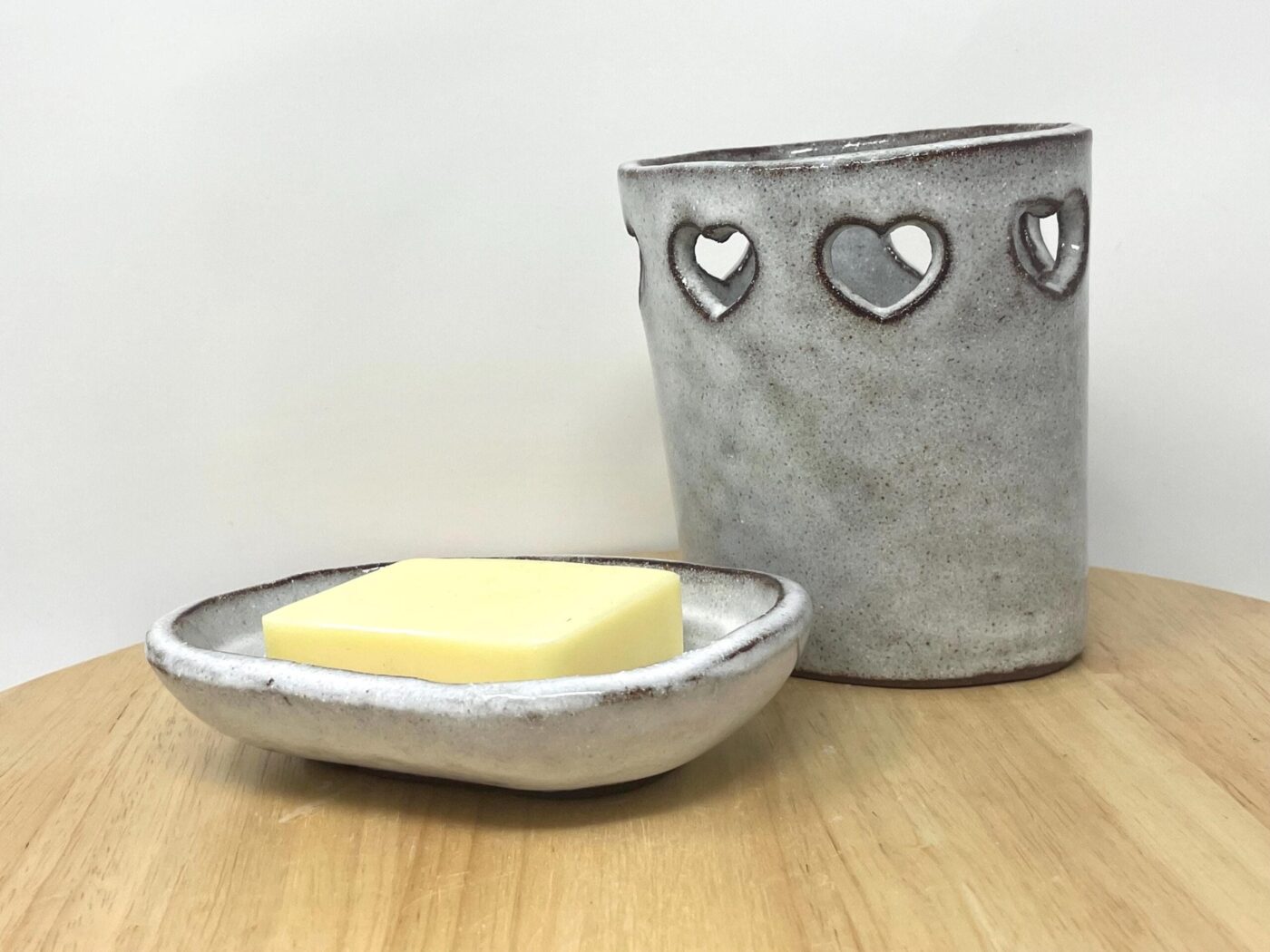 Terracotta Heart Bathroom Set (Dish + Toothbrush Holder) — scale view