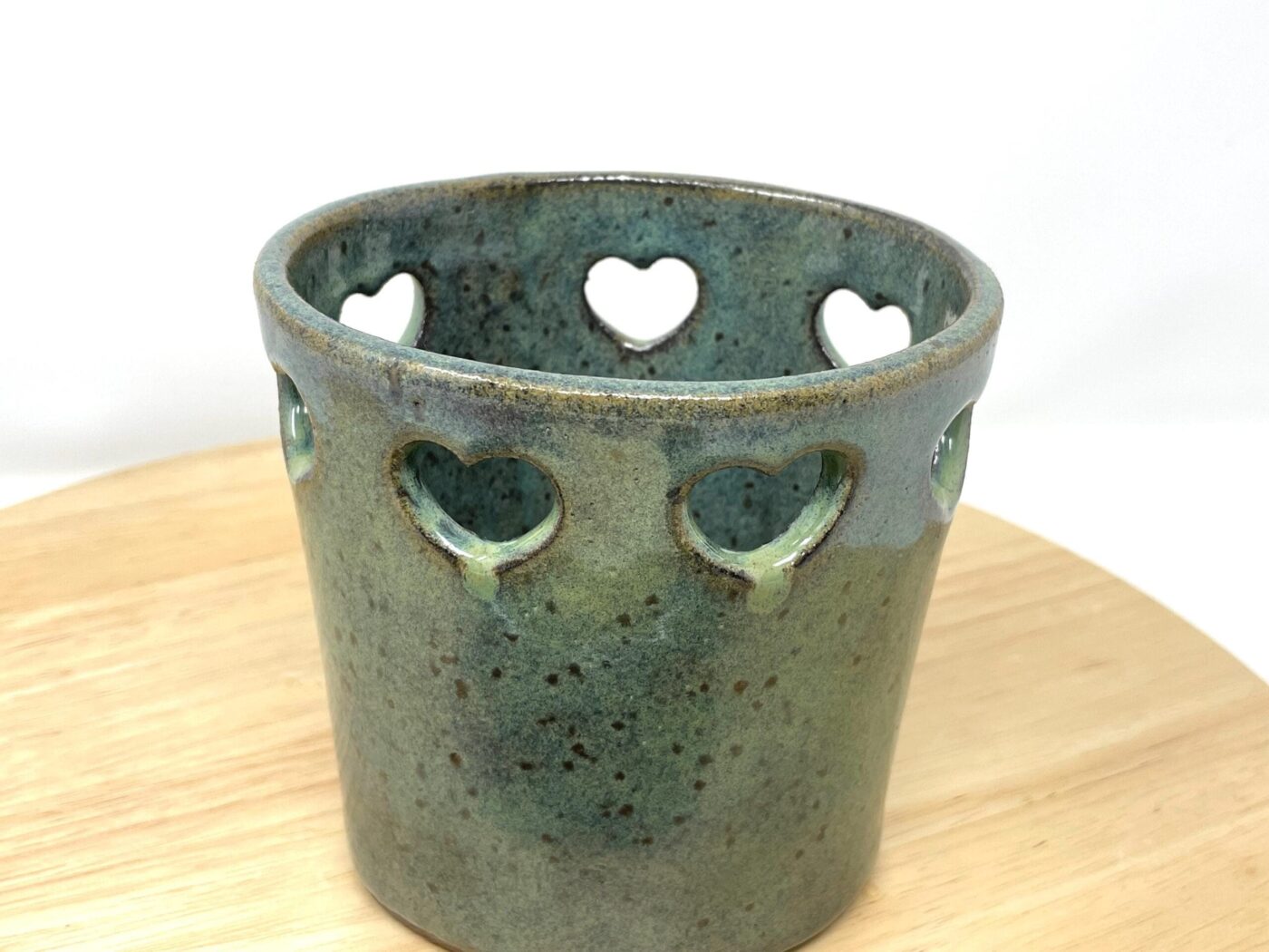 Heart-Pierced Turquoise Bathroom Set — detail view