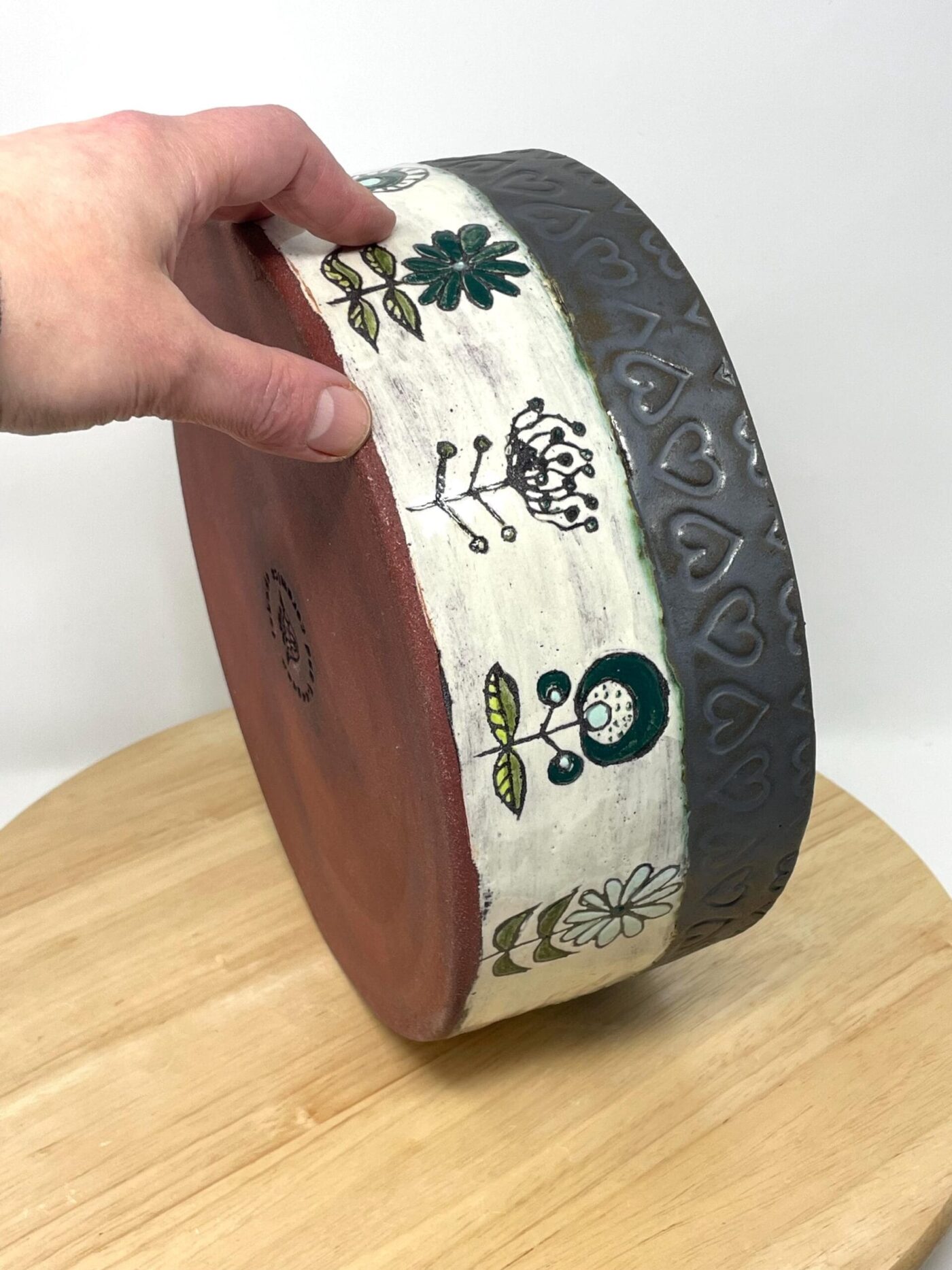 Large Terracotta Sgraffito Bowl (25cm) — detail view