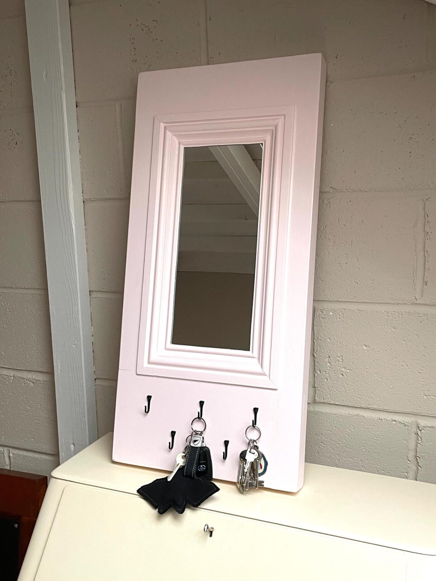 Vintage Door Panel Mirror with Key Hooks (Middleton Pink) — detail view