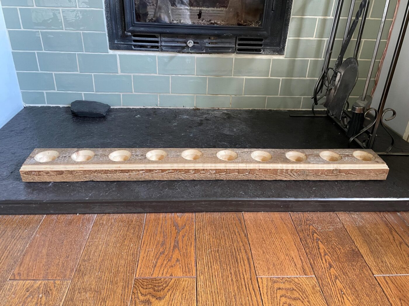 Reclaimed Wood Tealight Centrepiece (1 metre, 10 tealights) — detail view